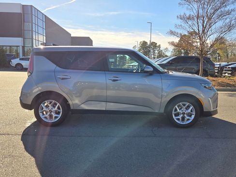 Certified 2025 Kia Soul LX w/ LX Technology Package image 8