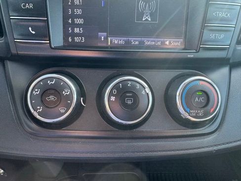 Used 2018 Toyota RAV4 LE w/ All Weather Liner Package image 20