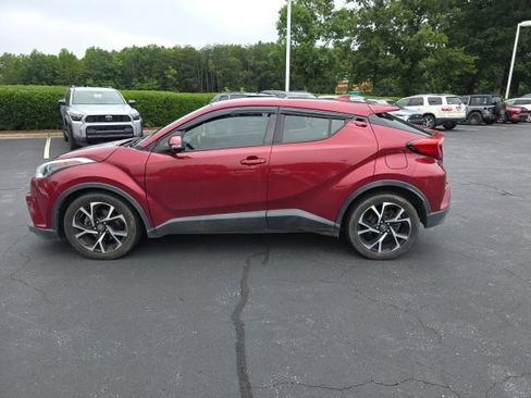 Used 2018 Toyota C-HR XLE FWD image 9