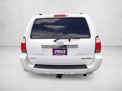 Used 2007 Toyota 4Runner SR5 AWD/4WD image 3