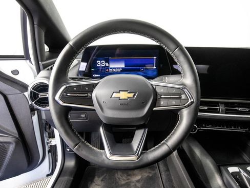 Used 2025 Chevrolet Equinox EV LT w/ Comfort Package FWD image 18