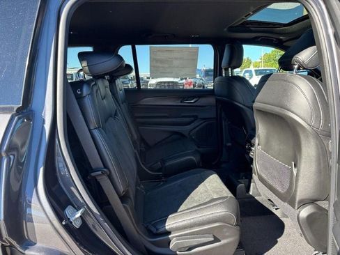 New 2025 Jeep Grand Cherokee L Altitude AWD/4WD image 5