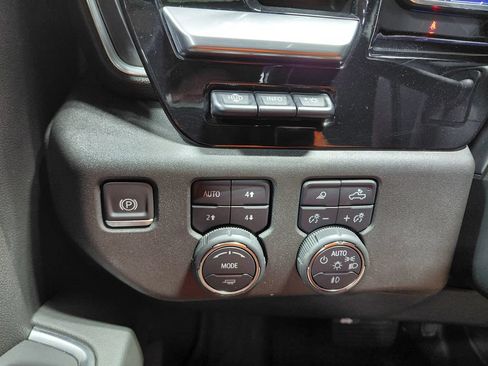 Used 2023 Chevrolet Silverado 1500 High Country w/ High Country Premium Package AWD/4WD image 43