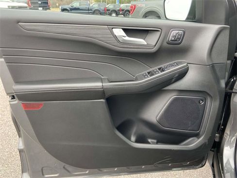 New 2025 Ford Escape SE w/ PHEV Premium Package image 13