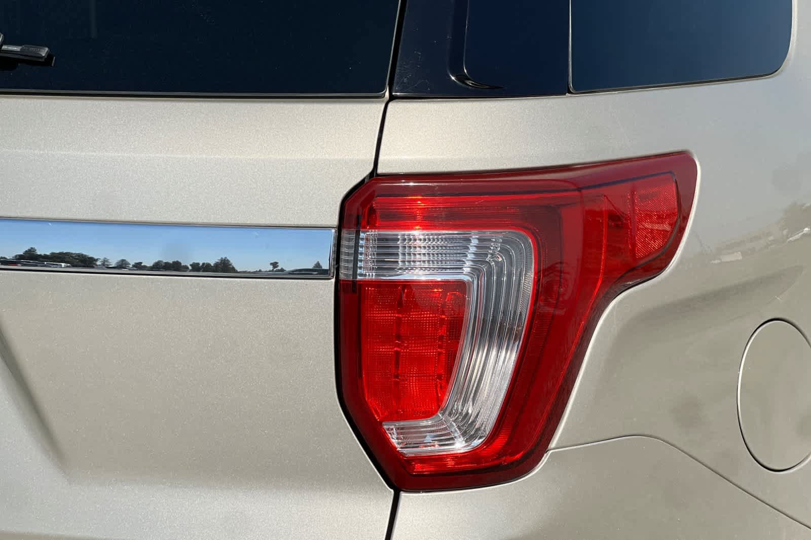 Used 2017 Ford Explorer XLT FWD image 34