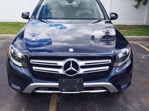 Used 2017 Mercedes-Benz GLC 300 4MATIC image 2