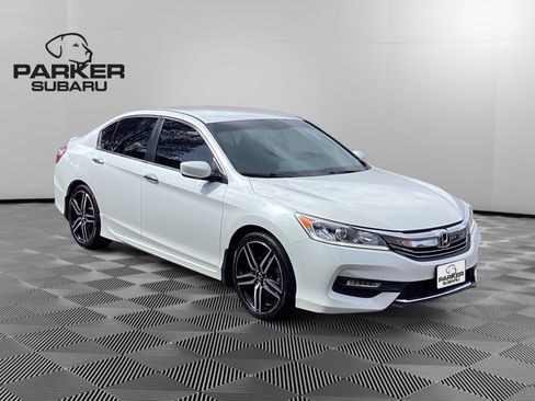 Used 2017 Honda Accord Sport image 7