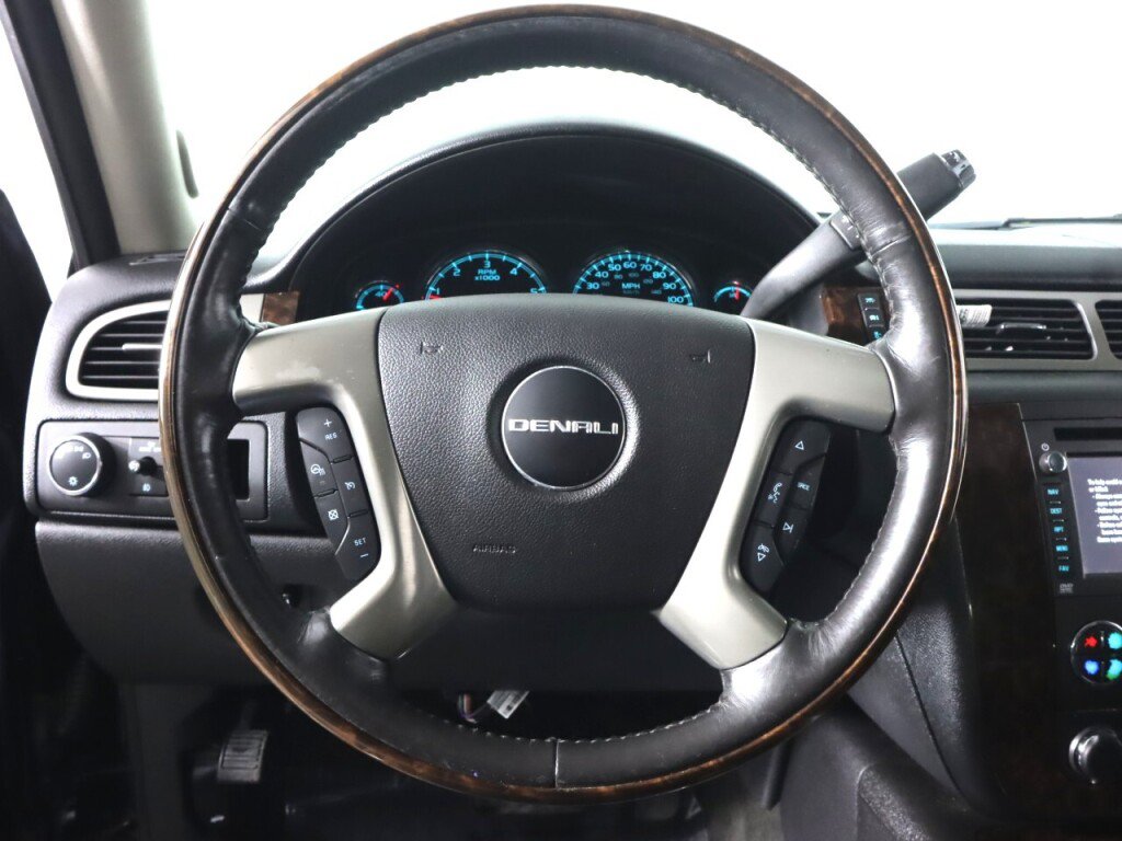 Used 2013 GMC Yukon XL Denali RWD image 12