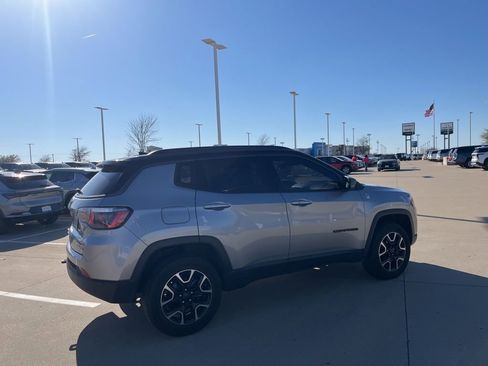 Used 2020 Jeep Compass Trailhawk image 5
