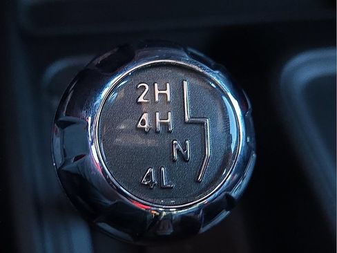 Used 2017 Jeep Wrangler Unlimited Rubicon AWD/4WD image 13