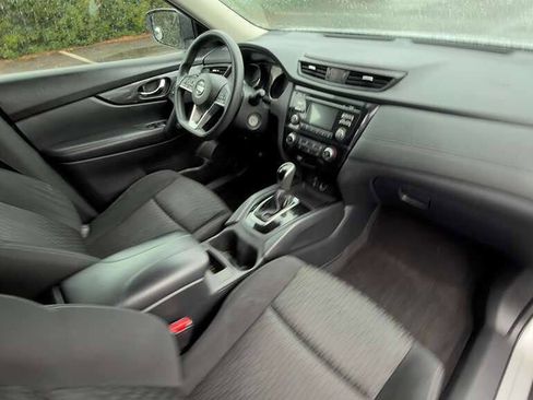 Used 2017 Nissan Rogue S image 22