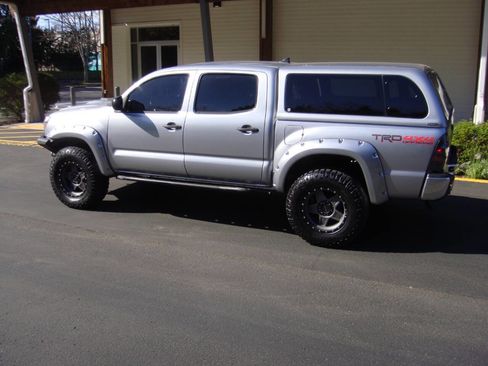 Used 2015 Toyota Tacoma 4x4 Double Cab w/ TRD Off-Road Package image 1