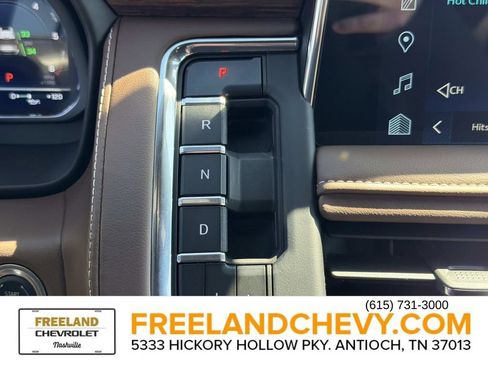 Used 2024 Chevrolet Suburban High Country w/ Advanced Technology Package image 36