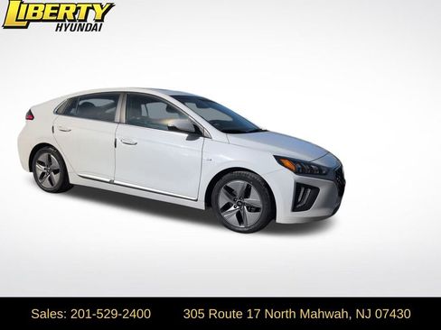 Used 2020 Hyundai Ioniq SEL FWD image 1