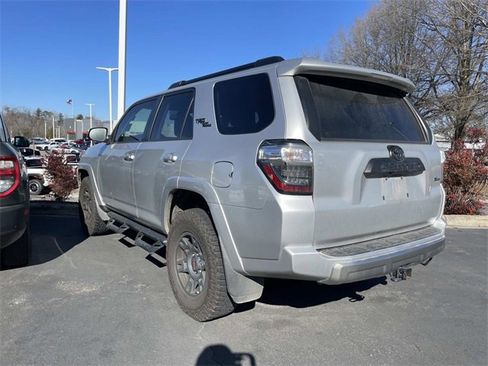 Used 2021 Toyota 4Runner TRD Off-Road image 2