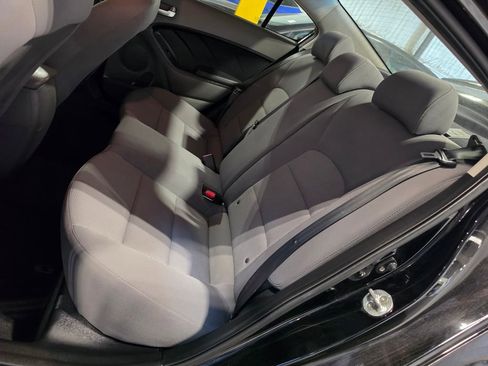 Used 2017 Kia Forte LX image 6