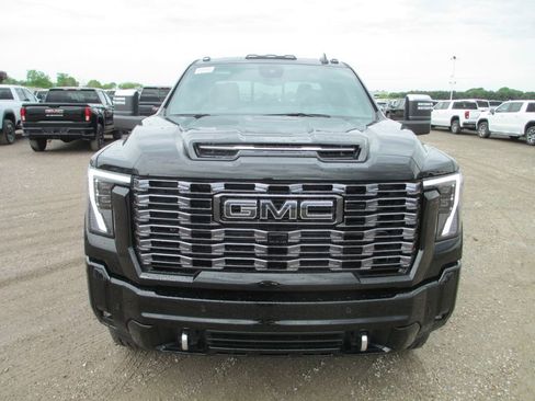 New 2026 GMC Sierra 2500 Denali Ultimate AWD/4WD image 12
