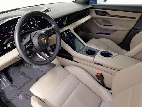 Used 2023 Porsche Taycan image 30
