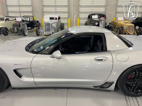 Used 2002 Chevrolet Corvette Z06 w/ Memory Pkg image 23