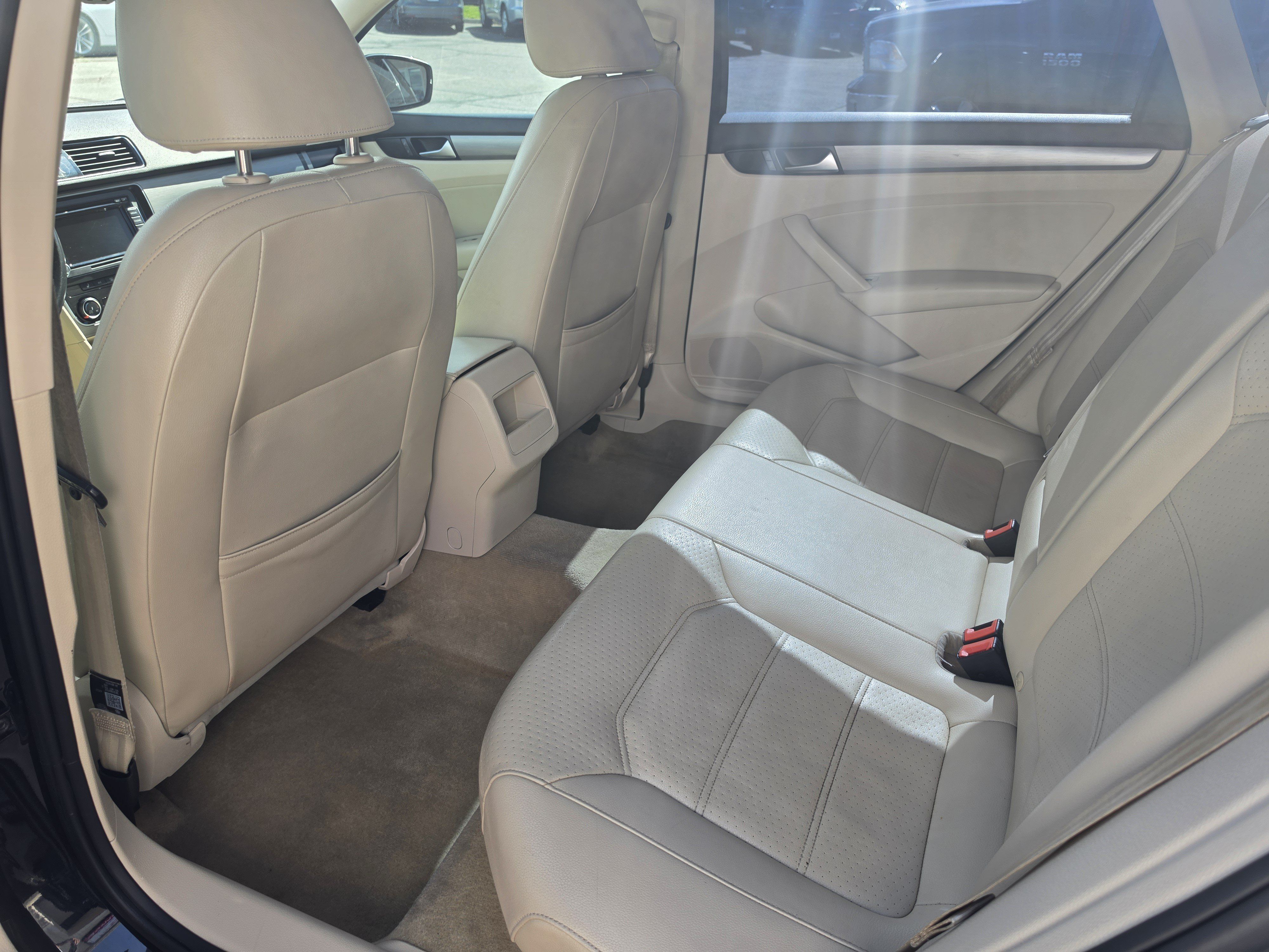 Used 2014 Volkswagen Passat 1.8T Wolfsburg Edition FWD image 18