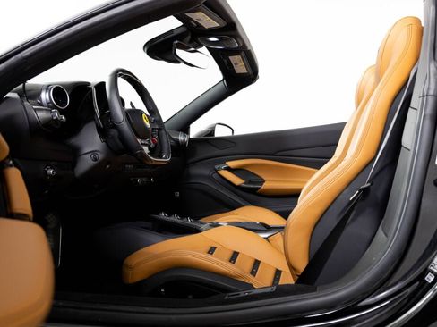 Certified 2023 Ferrari F8 Tributo image 4