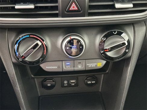 Used 2021 Hyundai Kona Night image 13