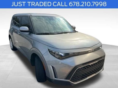 Used 2023 Kia Soul LX FWD image 1