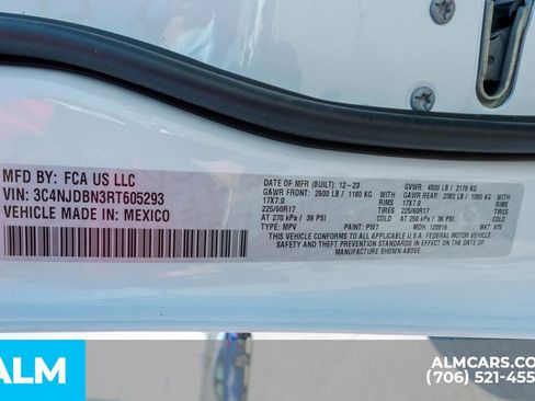 Used 2024 Jeep Compass Latitude image 30