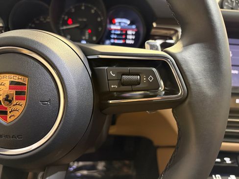 Certified 2026 Porsche Macan AWD/4WD image 38