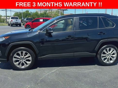 Used 2019 Toyota RAV4 XLE Premium w/ All Weather Liner Package AWD/4WD image 6