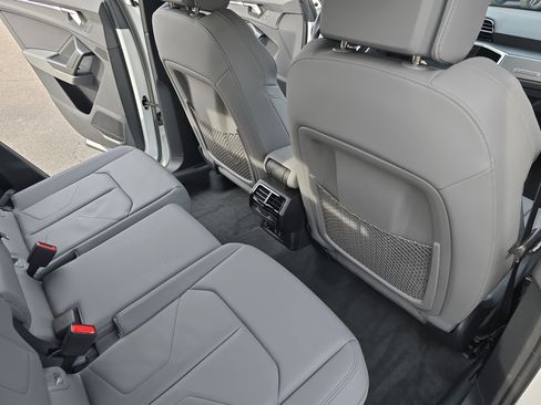 Used 2024 Audi Q3 2.0T Premium Plus w/ Premium Plus Package image 11