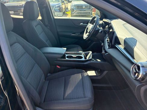 Used 2025 Chevrolet Equinox LT image 31