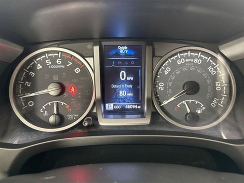Certified 2022 Toyota Tacoma SR5 w/ Technology Package RWD image 18
