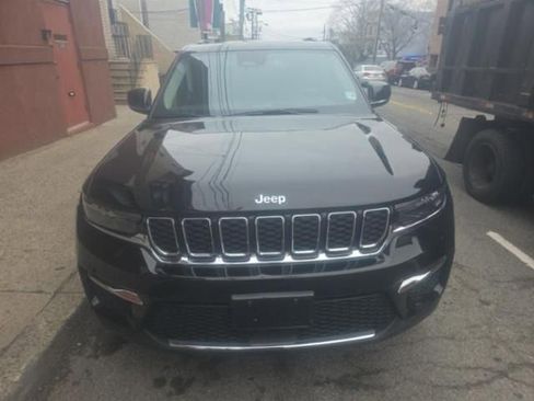 Used 2022 Jeep Grand Cherokee Limited 4xe image 2