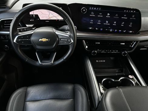 Used 2025 Chevrolet Tahoe LT RWD image 13