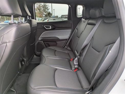 New 2026 Jeep Compass Latitude image 14