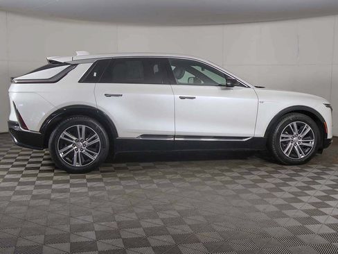 Used 2024 Cadillac Lyriq Tech RWD image 18