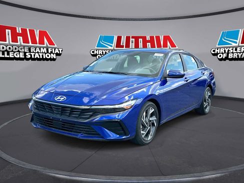 Used 2025 Hyundai Elantra SEL FWD image 1
