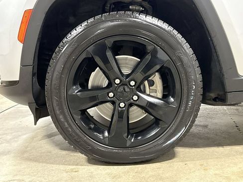 Used 2021 Jeep Grand Cherokee L Laredo AWD/4WD image 28