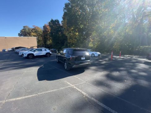 Used 2025 Chevrolet Equinox LT image 15