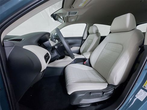 New 2026 Honda HR-V LX image 15