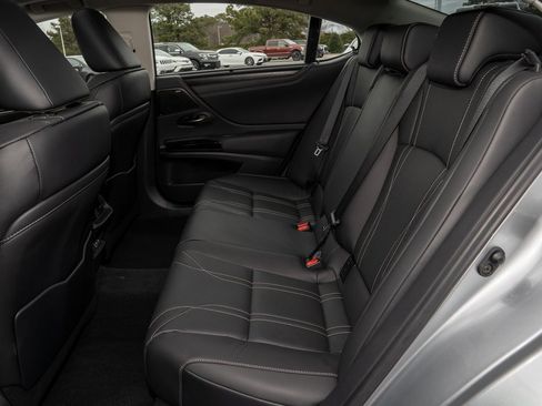 Used 2025 Lexus ES 350 Ultra Luxury image 9