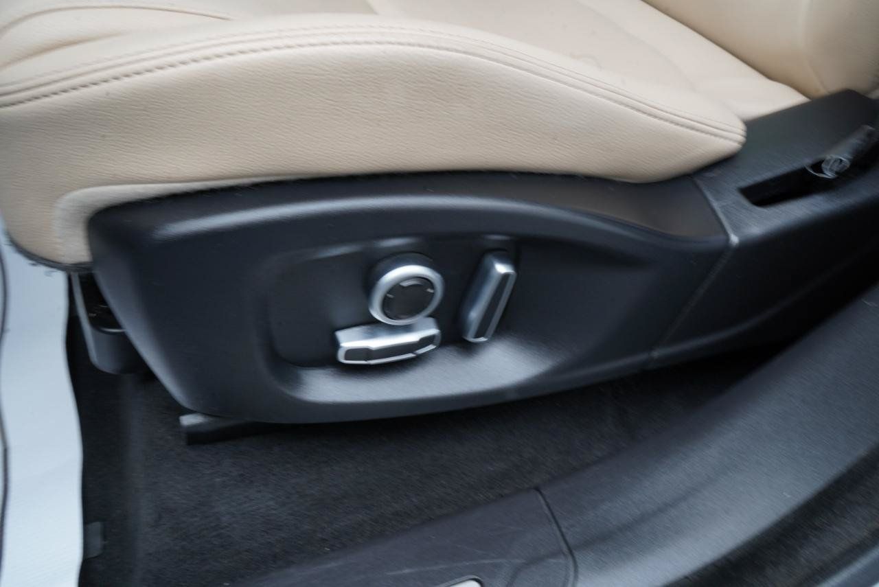 Used 2020 Jaguar F-PACE Premium AWD/4WD image 22