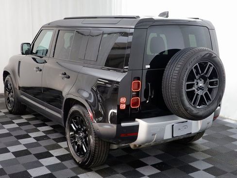 Used 2025 Land Rover Defender 110 S image 15