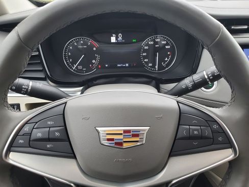 Certified 2024 Cadillac XT5 Premium Luxury w/ LPO, Floor Liner Package AWD/4WD image 18