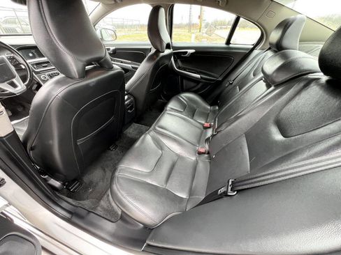 Used 2016 Volvo S60 T5 Premier w/ Convenience Package image 3