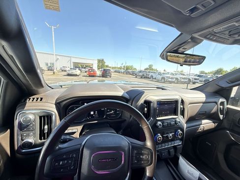 Used 2022 GMC Sierra 3500 Denali w/ Denali Ultimate Package AWD/4WD image 16