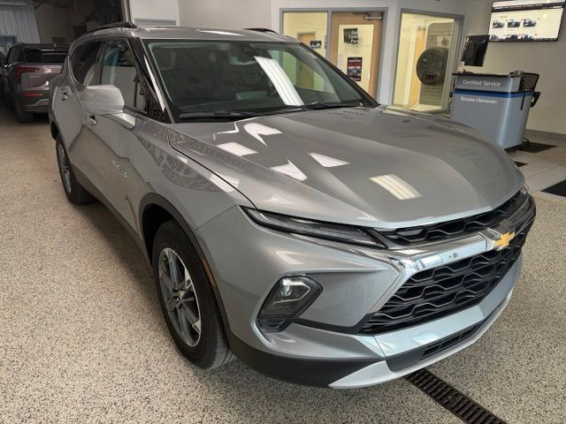 Used 2024 Chevrolet Blazer LT w/ Convenience Package AWD/4WD image 4