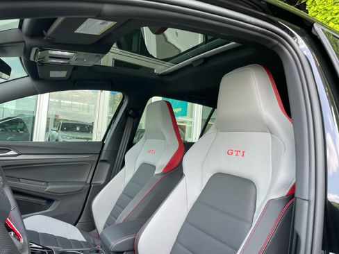 Used 2025 Volkswagen GTI Autobahn FWD image 11