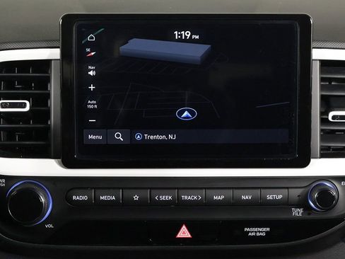 Certified 2025 Hyundai Venue Limited FWD image 36